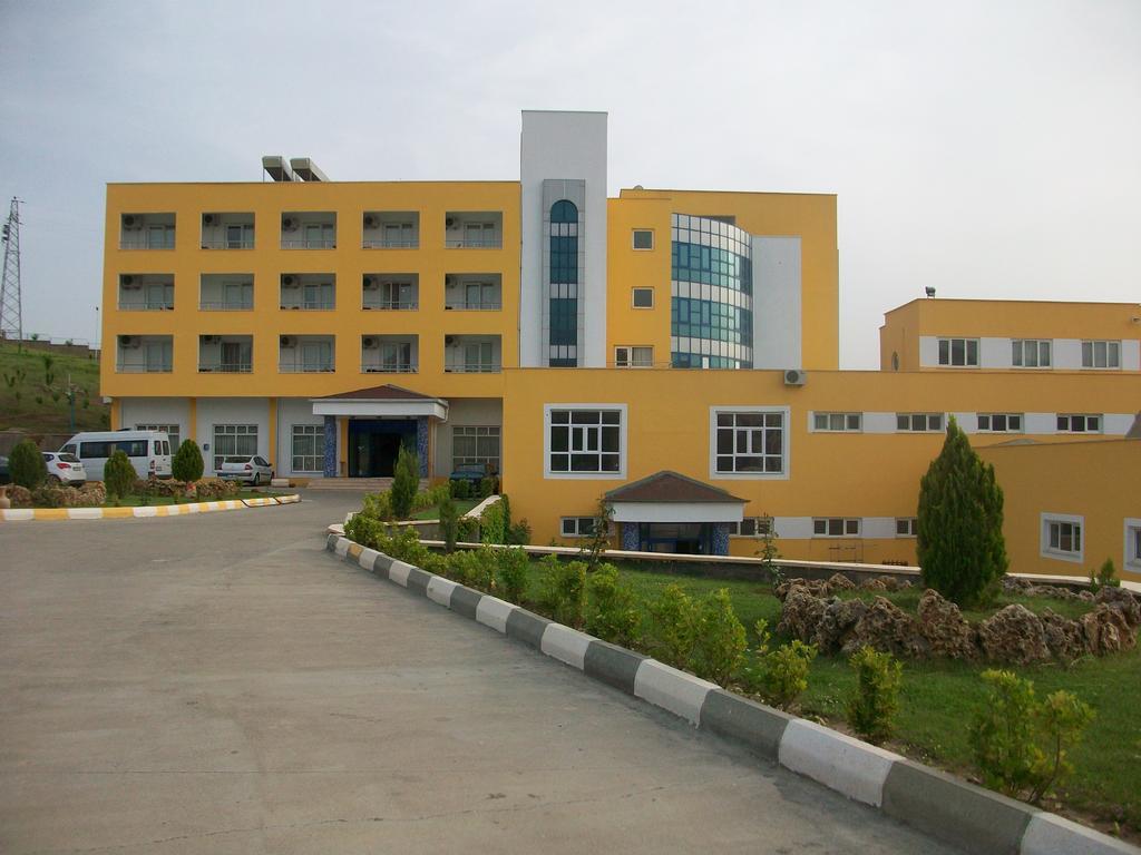 Bato Thermal Hotel Batman Exterior photo